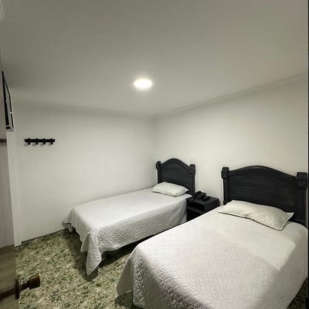Hotel Nuevo Horizonte E.M.J โบโกตา ภายนอก รูปภาพ