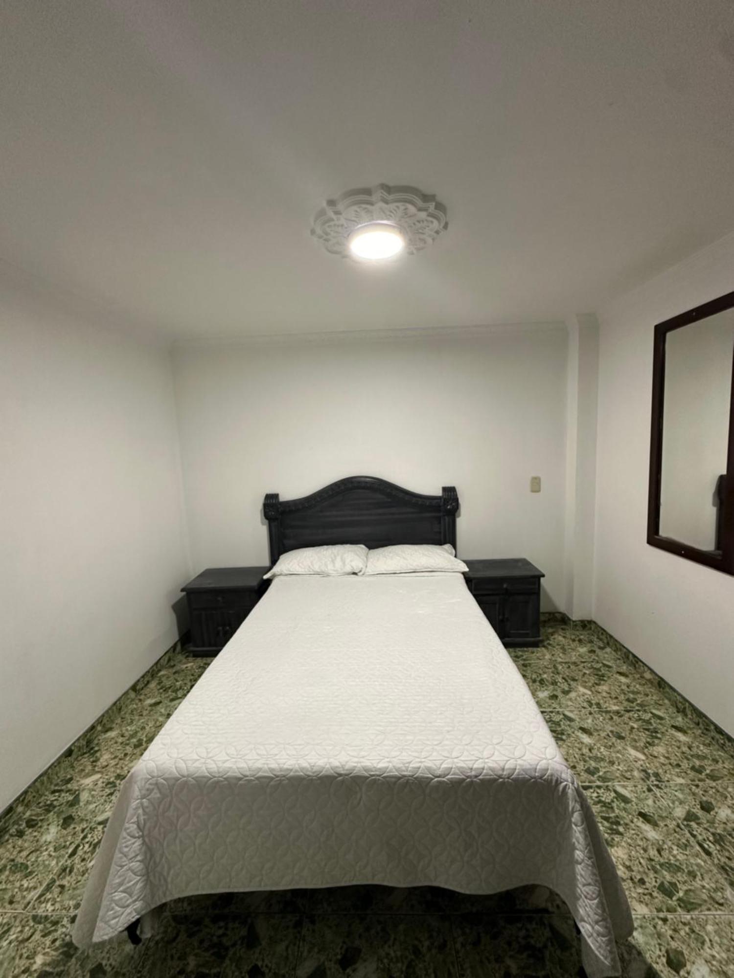 Hotel Nuevo Horizonte E.M.J โบโกตา ภายนอก รูปภาพ
